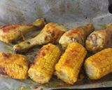 Foto del paso 3 de la receta: Jamoncitos de pollo al grill doble con maiz precocido
