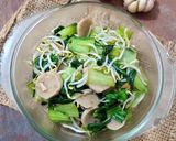 Foto langkah ke 3 dari resep Cah Kailan Toge Bakso.