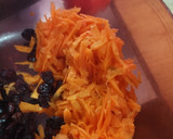 Foto del paso 2 de la receta: Ensalada dulce con arándanos y zanahoria