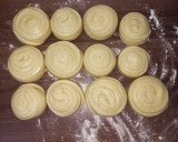 A picture of step 5 of Multi-layered chapatis.