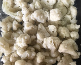 Foto del paso 1 de la receta: Coliflor con bechamel de leche de cabra y ajos tiernos 🙌