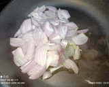 Foto del paso 1 de la receta: Hígado de ternera con cebolla, mozzarella y huevo