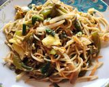 A picture of step 3 of Stir Fried Mixed Vegetables and Eggs Hakka Noodles.