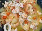 Udang-cumi masak saos Padang