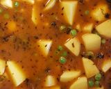 A picture of step 5 of Potato pea curry.