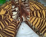 Foto langkah ke 7 dari resep Bolu Macan/Zebra Putih Telur (Rebake).