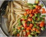 A picture of step 11 of White Sauce Pasta.