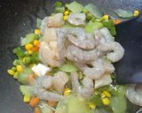 รูปขั้นตอนการทำที่ 2 ของ ผัดผักรวม คลีน (ซาโยเต้) กุ้ง ปลาดอลลี่ 2