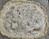 Φωτογραφία βήματος 3 της συνταγής Μαλακή τάρτα ή πίτσα με τηγανητές μελιτζάνες, καραμελωμένα κρεμμύδια, τυρί κρέμα & μοτσαρέλα ✨