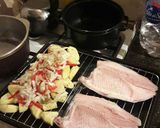 Foto del paso 2 de la receta: Pacú con papas al horno y verduras