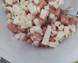 Foto langkah ke 4 dari resep Pizza Sosis Keju Kilat.