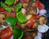 A picture of step 3 of Chicken jalfrezi.
