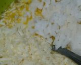 Foto langkah ke 1 dari resep Omelet Nasi Keju ala Mella Soeboeh.