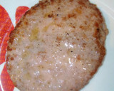 Foto del paso 7 de la receta: Hamburguesa mixta🍔 en pan de mollete 🆙