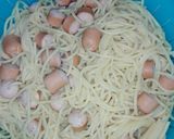 Foto del paso 3 de la receta: Spaghetti con salchichas