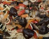 Foto del paso 8 de la receta: Spaghetti con verduras, salsas asiáticas y alga wakame