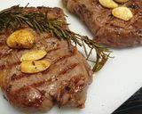 A picture of step 5 of Rib Eye Steak with Mushroom Gravy Sauce (with local wisdom sauce).