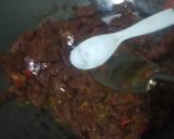 Foto langkah ke 4 dari resep Tumis Kulit Singkong.