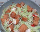 Foto langkah ke 3 dari resep Tumis Labu Siam Tahu.