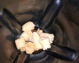 A picture of step 2 of Banana and Dates Smoothie.