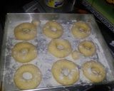 Foto langkah ke 4 dari resep Donat empuk ala-ala jco.