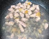 Foto langkah ke 2 dari resep Tumis Jamur Shimeji Ayam dan Tahu.