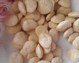 A picture of step 3 of Panipuri ni puri.