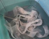 Hình bước làm 1 của món Bánh tráng (miến dẹt) trộn bơ lạc