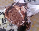 Foto langkah ke 8 dari resep Triple Layer Chocolate Frozen Cake.