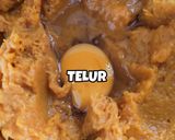 Gambar langkah 2 resipi Cucur Labu Kuning.
