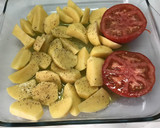 Foto del paso 1 de la receta: Chuletas de cabeza asadas con tomates rellenos al ajo