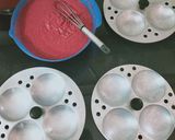 A picture of step 3 of Beetroot Idli.