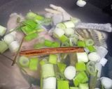 Foto langkah ke 3 dari resep Mie Bancir Ceker Ala Chef Agus Sasirangan.