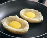 Foto del paso 4 de la receta: Huevos con papa y queso