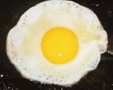 A picture of step 6 of Half fry Egg.