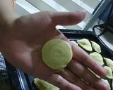 Gambar langkah 12 resipi Karipap pusar pusing2.