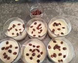 Foto del paso 5 de la receta: Postre de crema de queso y vainilla con pasas todo en frío