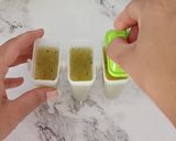 A picture of step 6 of Kiwi ice popsicles.