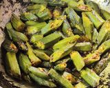 A picture of step 2 of Dahiwali bhindi sabzi (no onion no garlic recipe).