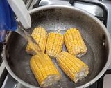 A picture of step 1 of Boil Corn On The Cob.