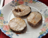 Foto del paso 1 de la receta: Tomates y piquillos rellenos de pescado