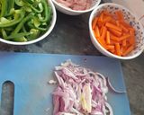 عکس مرحله 2 از دستور چیکن چومین غذای چینی خوشمزه🧧😋