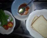 A picture of step 1 of Lettuce sandwich.
