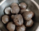 A picture of step 3 of Oreo chocolate balls.