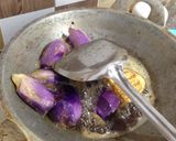 Foto langkah ke 2 dari resep Tongkol sambel terong.