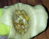 Foto langkah ke 6 dari resep Pastel Goreng Isi Kentang & Wortel.
