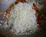 A picture of step 4 of Macaroni sawaiyan with leftover chicken tikka.