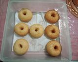 Foto langkah ke 8 dari resep Donat Maizena Topping Glaze.
