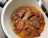 Foto del paso 25 de la receta: Cabrito en salsa de cebolla roja y ras el hanout