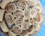 A picture of step 6 of Winter Fruits Cinnamon Swirl Pie.